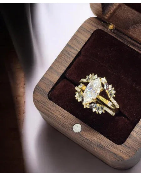 2 ctw Moissanite 925 Gold Plated Sterling silver Green/White Moissanite ring guard - Gigiscc