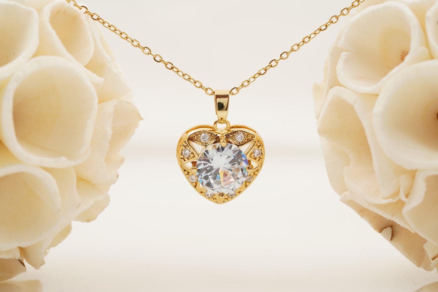 Diamond Heart Necklace with Gold Chain – Elegant Gift