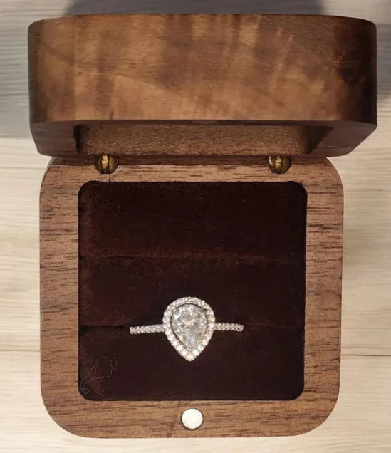 Pear cut Moissanite Solitaire Ring set with moissanite - Gigiscc