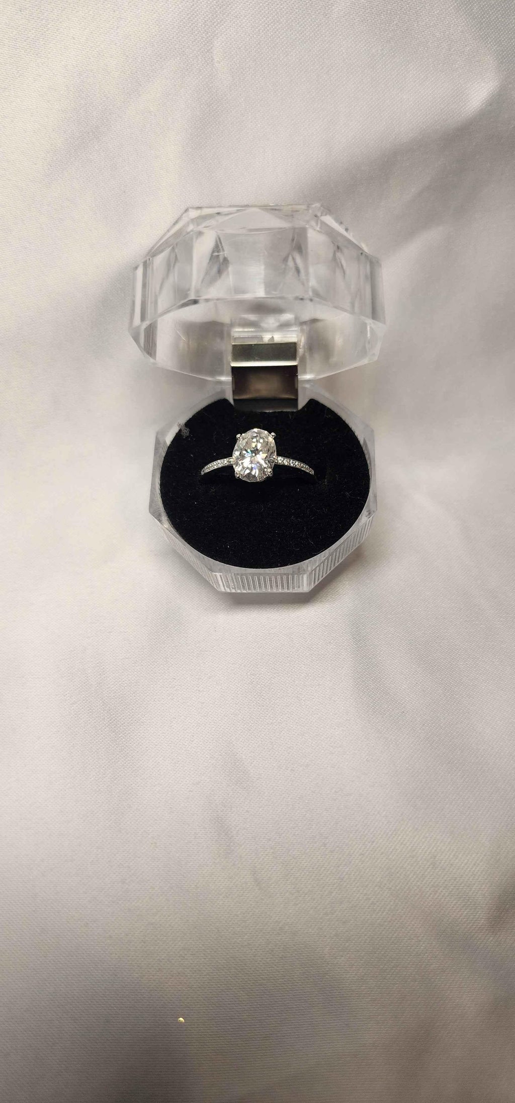 2ct Sparkling Oval Brilliant Cut Moissanite Solitaire Ring with White Gold setting - Gigiscc