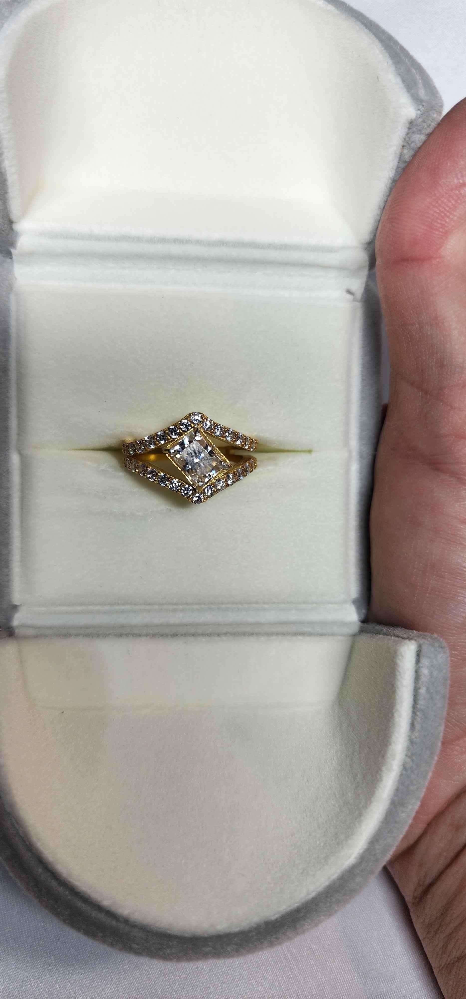 2ct Radiant Cut Moissanite with guard setting. - Gigiscc