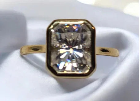 2ct Radiant Cut Moissanite Solitaire setting - Gigiscc