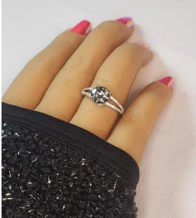 Vintage 8mm 2ct Grey Round Brilliant cut Moissanite Solitaire Ring - Gigiscc