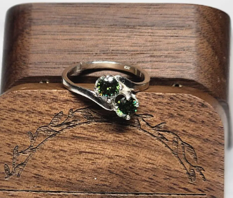 2 stone 1.5 ctw Round Green Moissanite