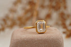Emerald 1.5Ct Bezel Moissanite Engagement Ring - Gigiscc