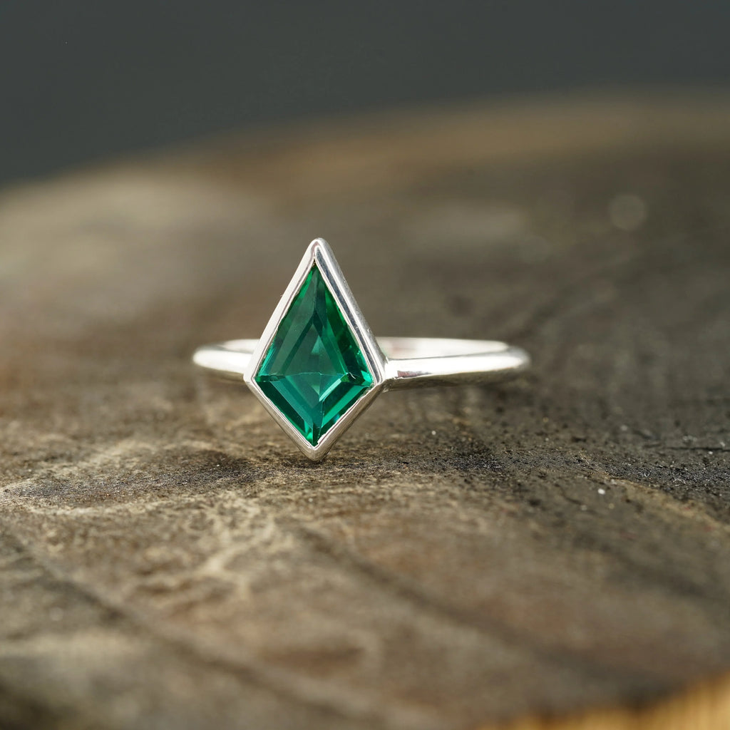 Kite Shaped Emerald Ring Solid Gold Solitaire Ring - Gigiscc