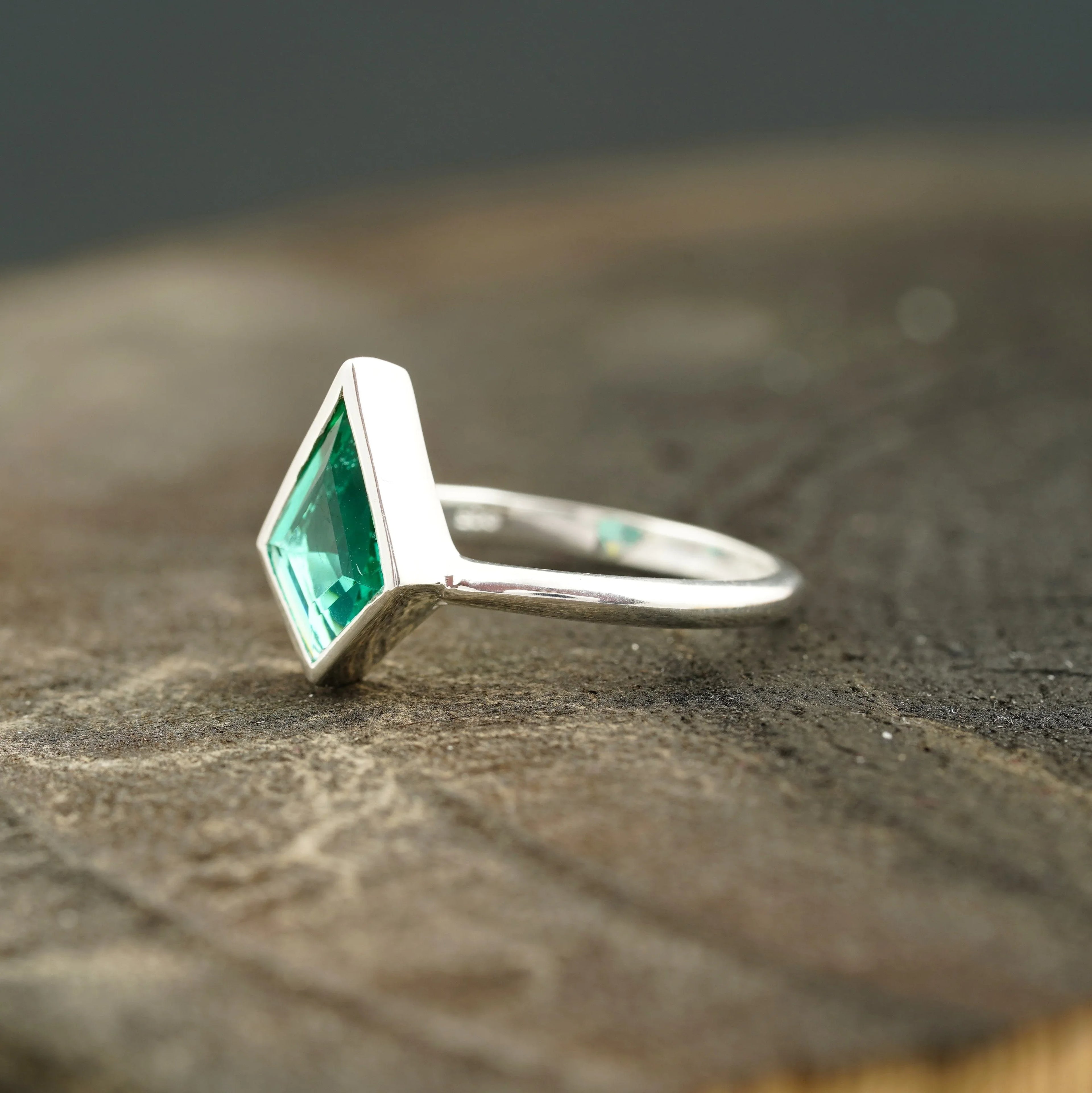 Kite Shaped Emerald Ring Solid Gold Solitaire Ring - Gigiscc