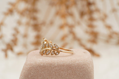 Leaf Diamond Stacking Gold Wedding Band Side Round