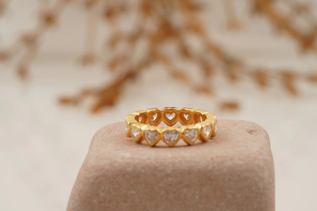 Heart Shaped Moissanite Bezel Set Stacking Wedding Band - Gigiscc