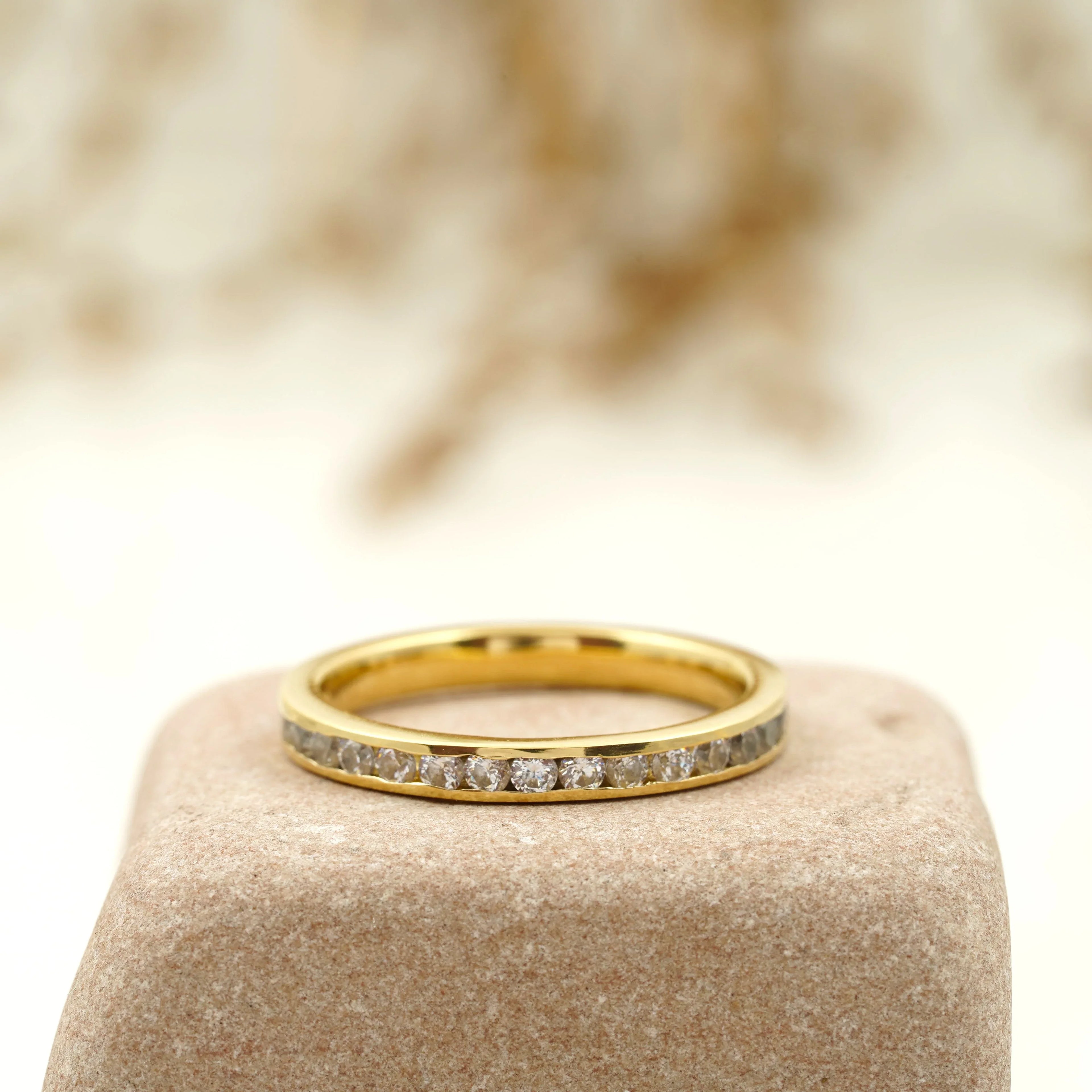 Bezel Set Diamond Stacking 14k Solid Gold Women's Wedding Band - Gigiscc