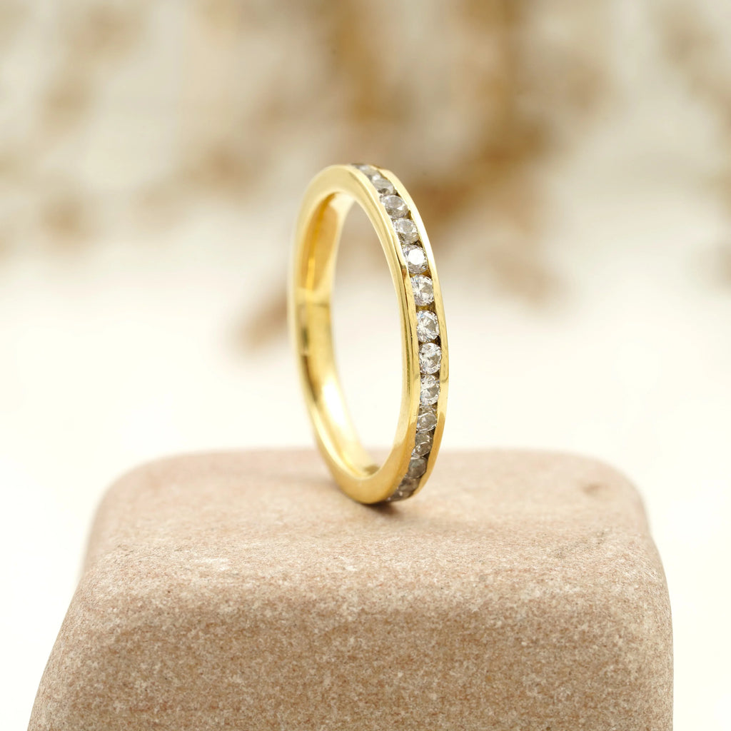 Bezel Set Diamond Stacking 14k Solid Gold Women's Wedding Band - Gigiscc
