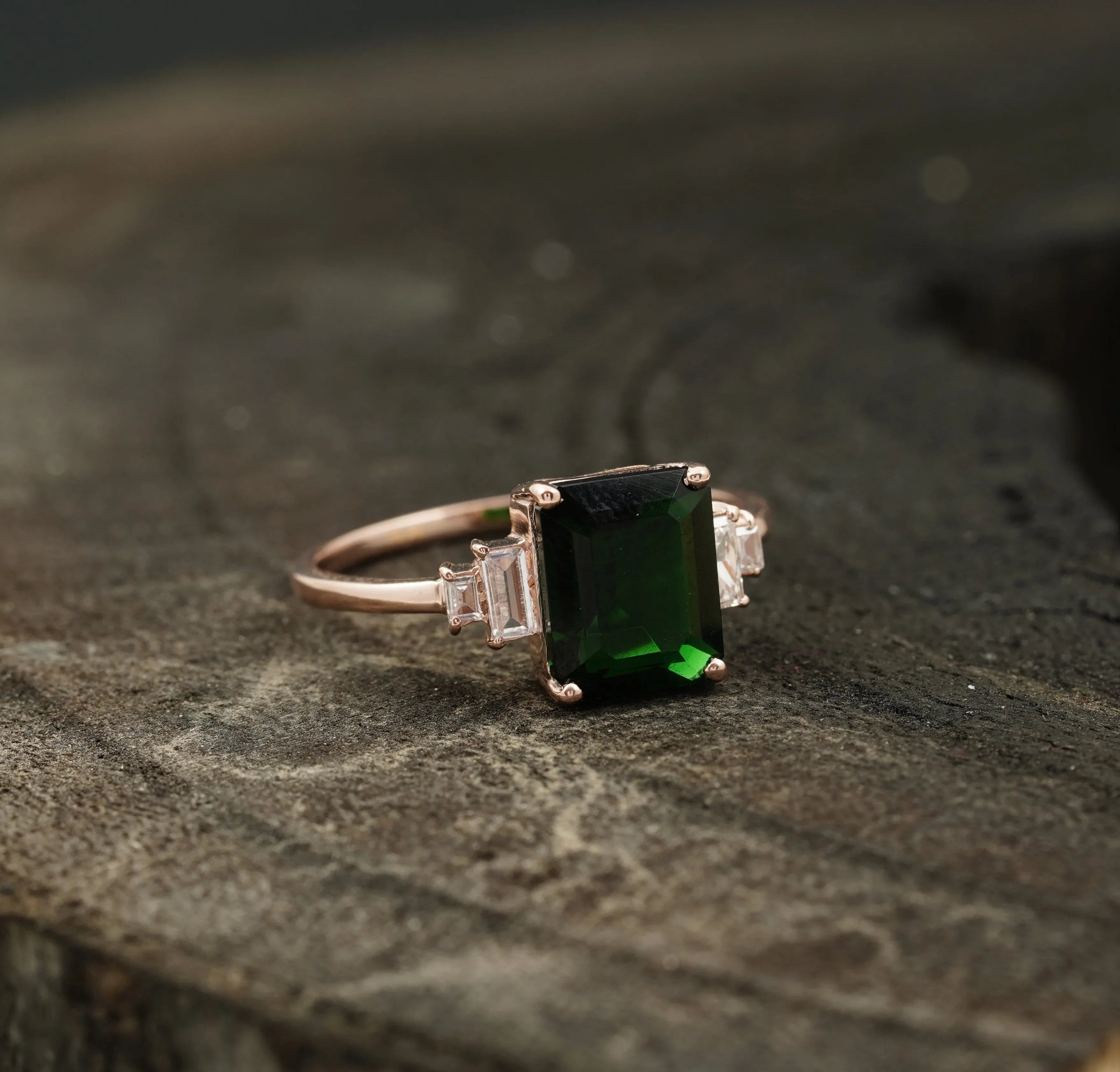 Green Emerald Gemstone Engagement Ring - Gigiscc