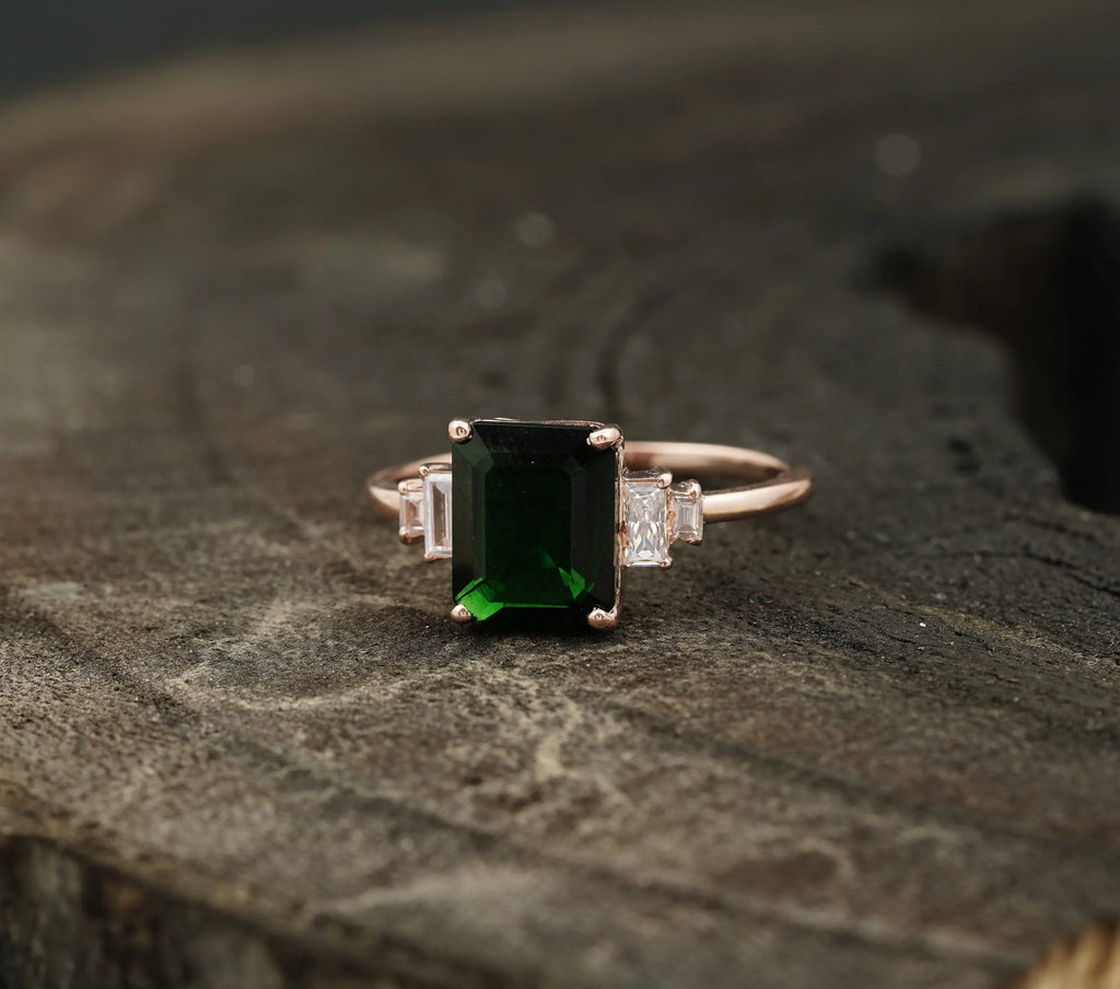 Green Emerald Gemstone Engagement Ring - Gigiscc