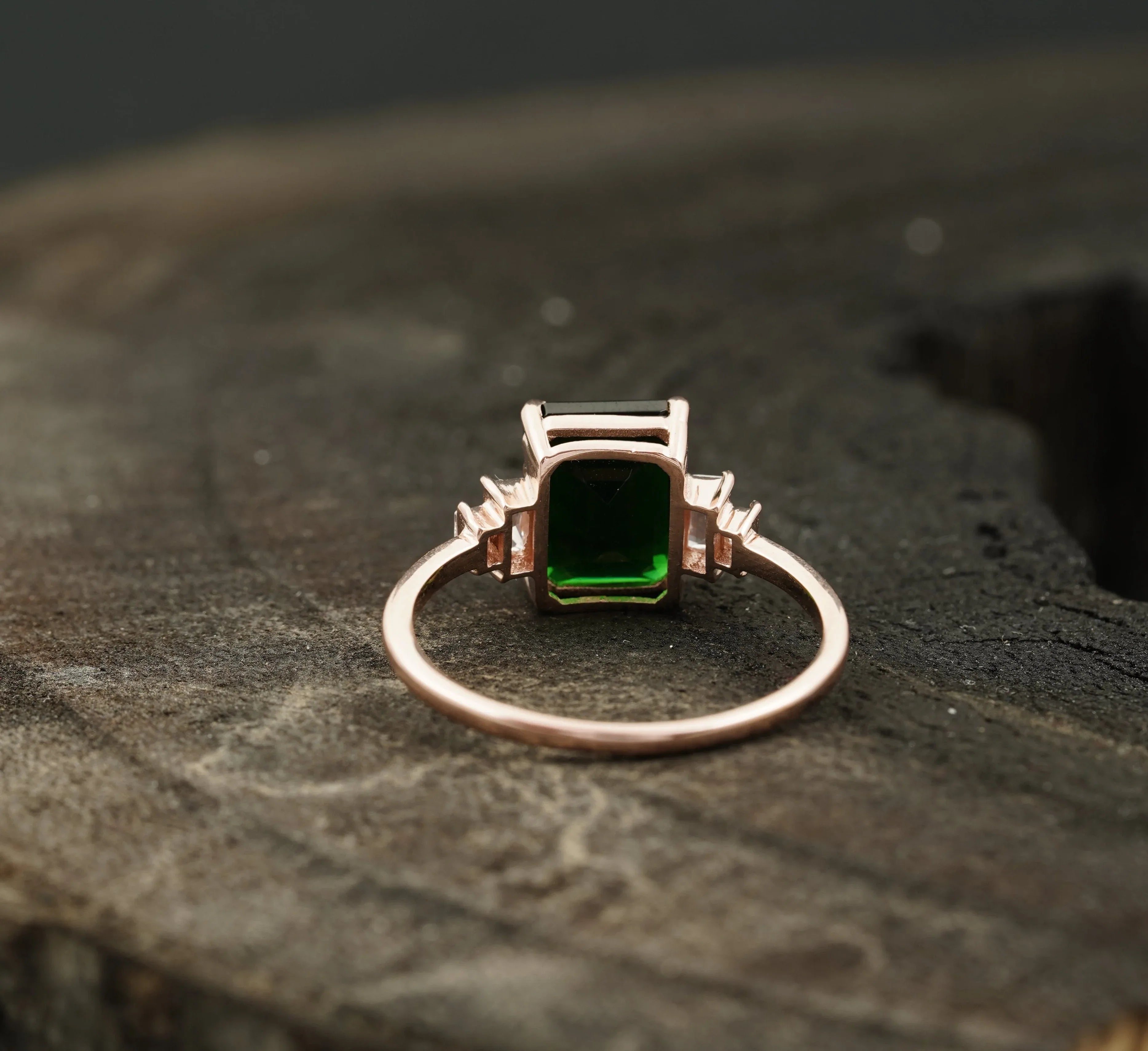 Green Emerald Gemstone Engagement Ring - Gigiscc
