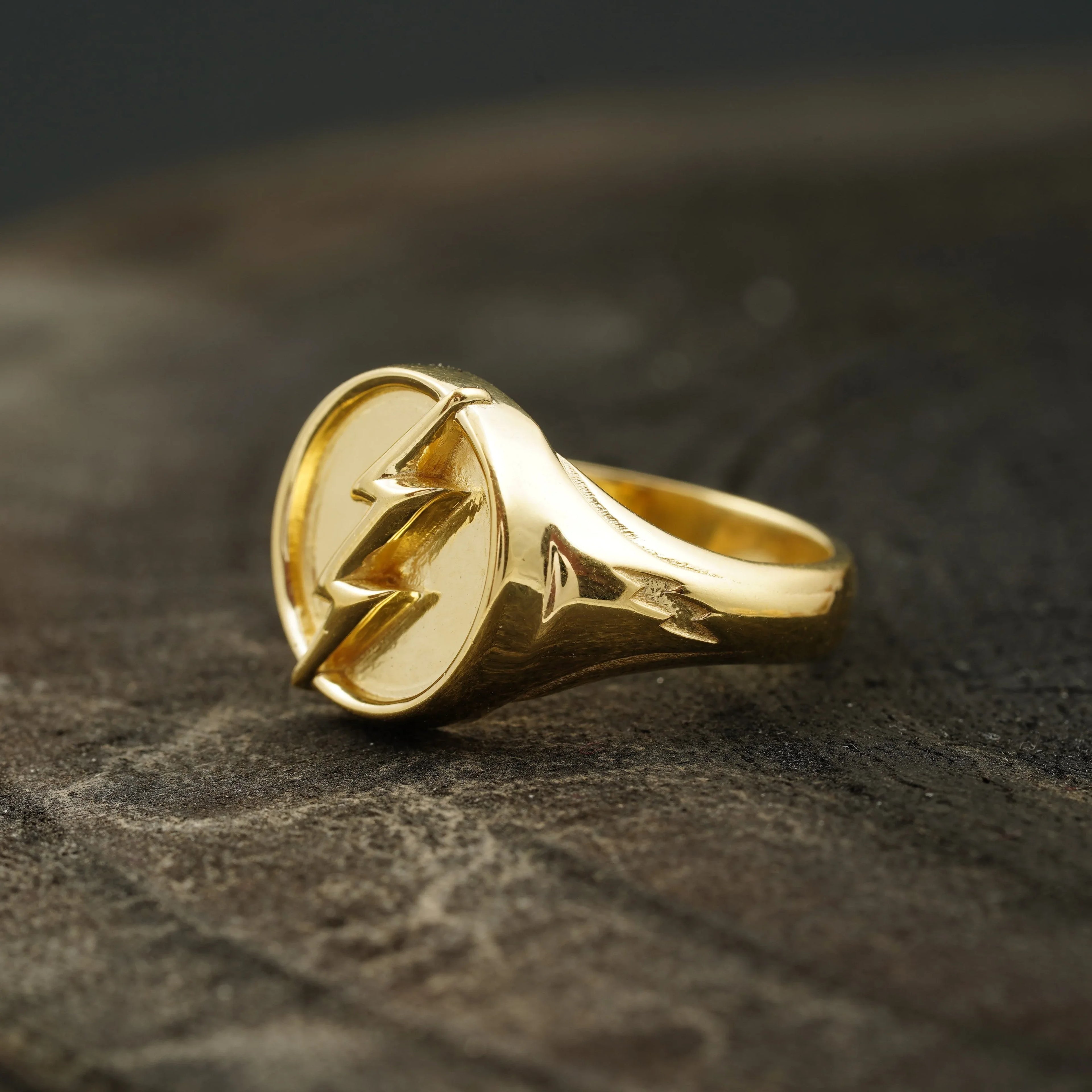 Flash Design 14k Solid Gold Mens Signet Ring - Gigiscc