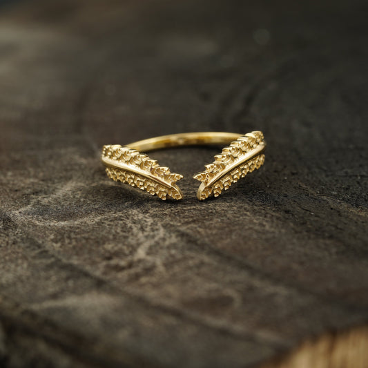 Vintage Leaf Open Wedding Band – Elegant Nature Ring