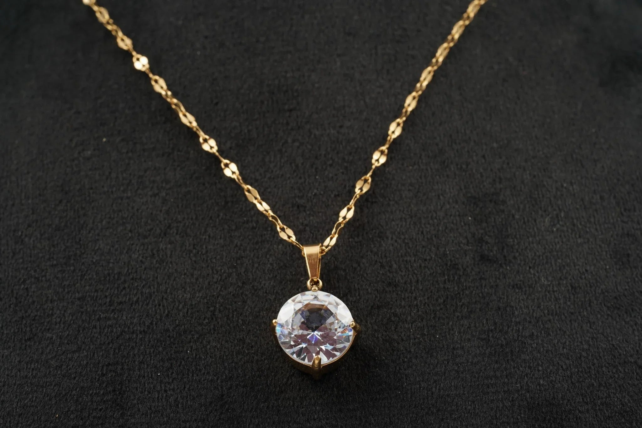 Round Diamond Solid Gold Pendant With Gold Chain - Gigiscc