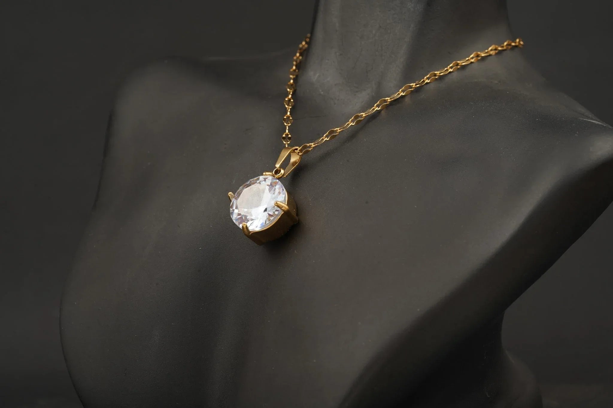 Round Diamond Solid Gold Pendant With Gold Chain - Gigiscc