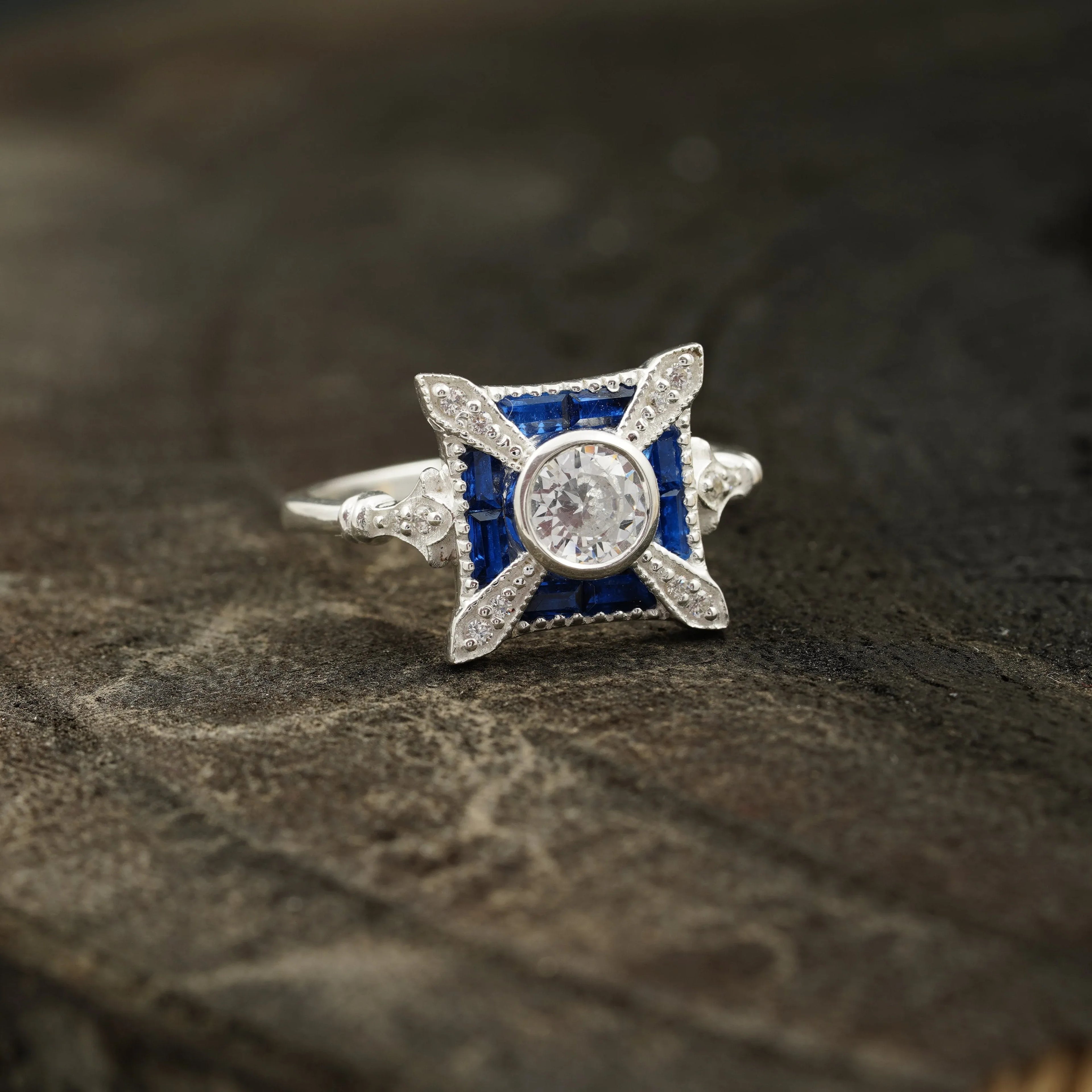Antique Blue Sapphire & Diamond Vintage Engagement Ring - Gigiscc