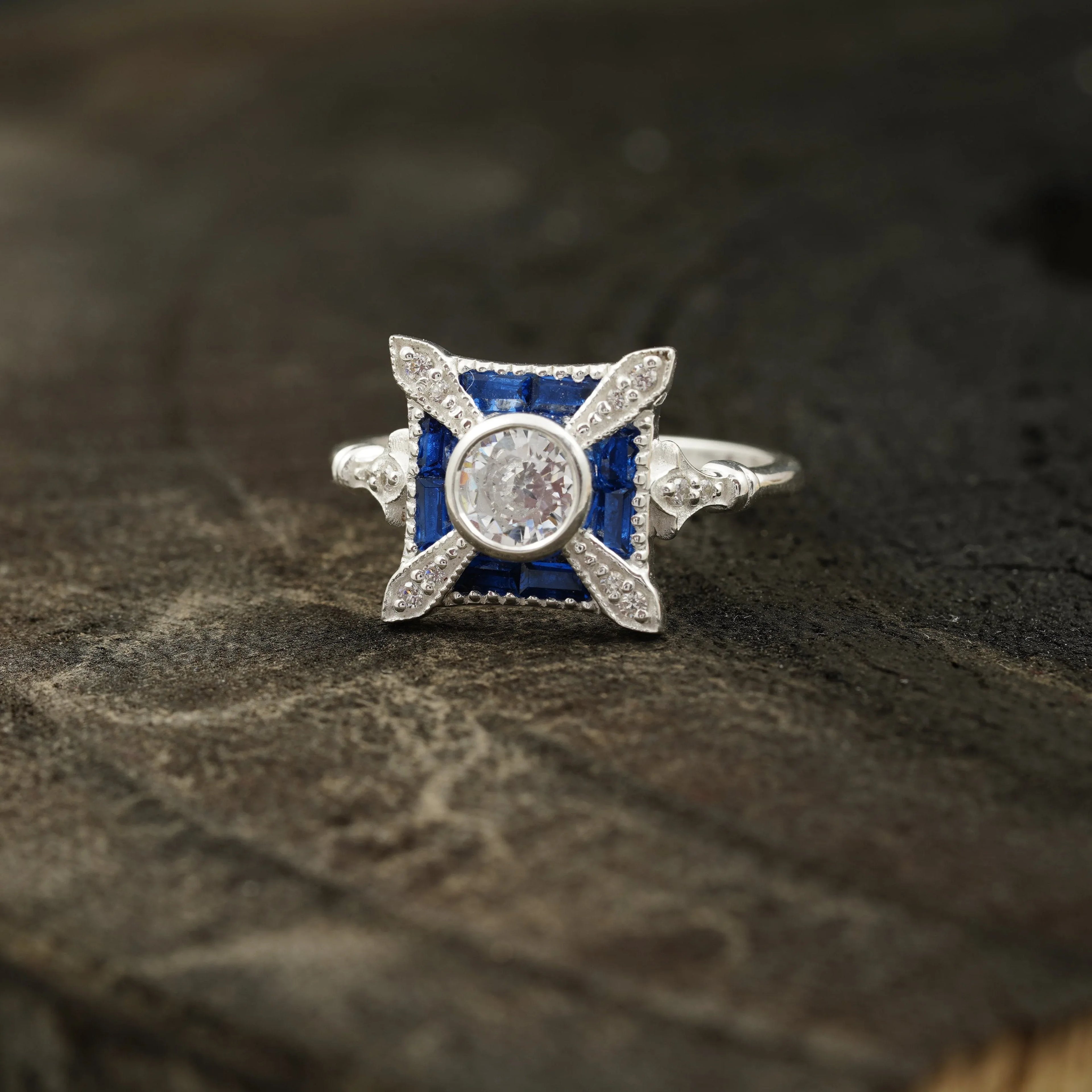 Antique Blue Sapphire & Diamond Vintage Engagement Ring - Gigiscc