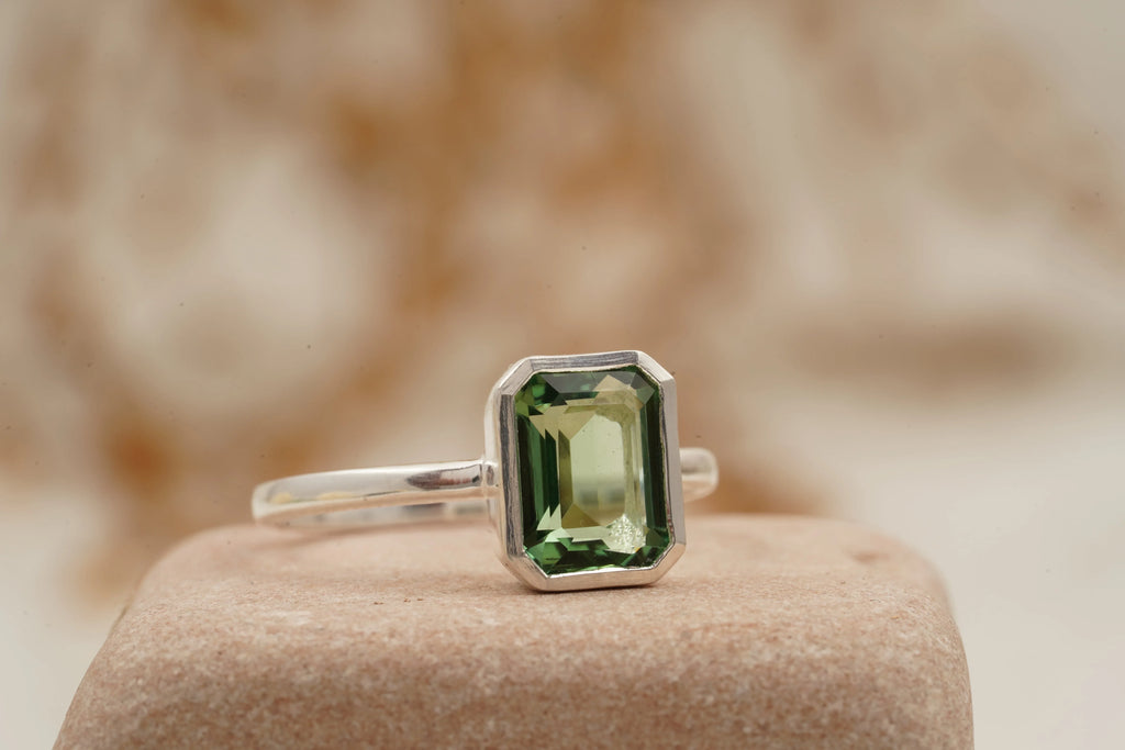 Bezel Set Green Amethyst 925 Sterling Silver Solitaire Ring - Gigiscc