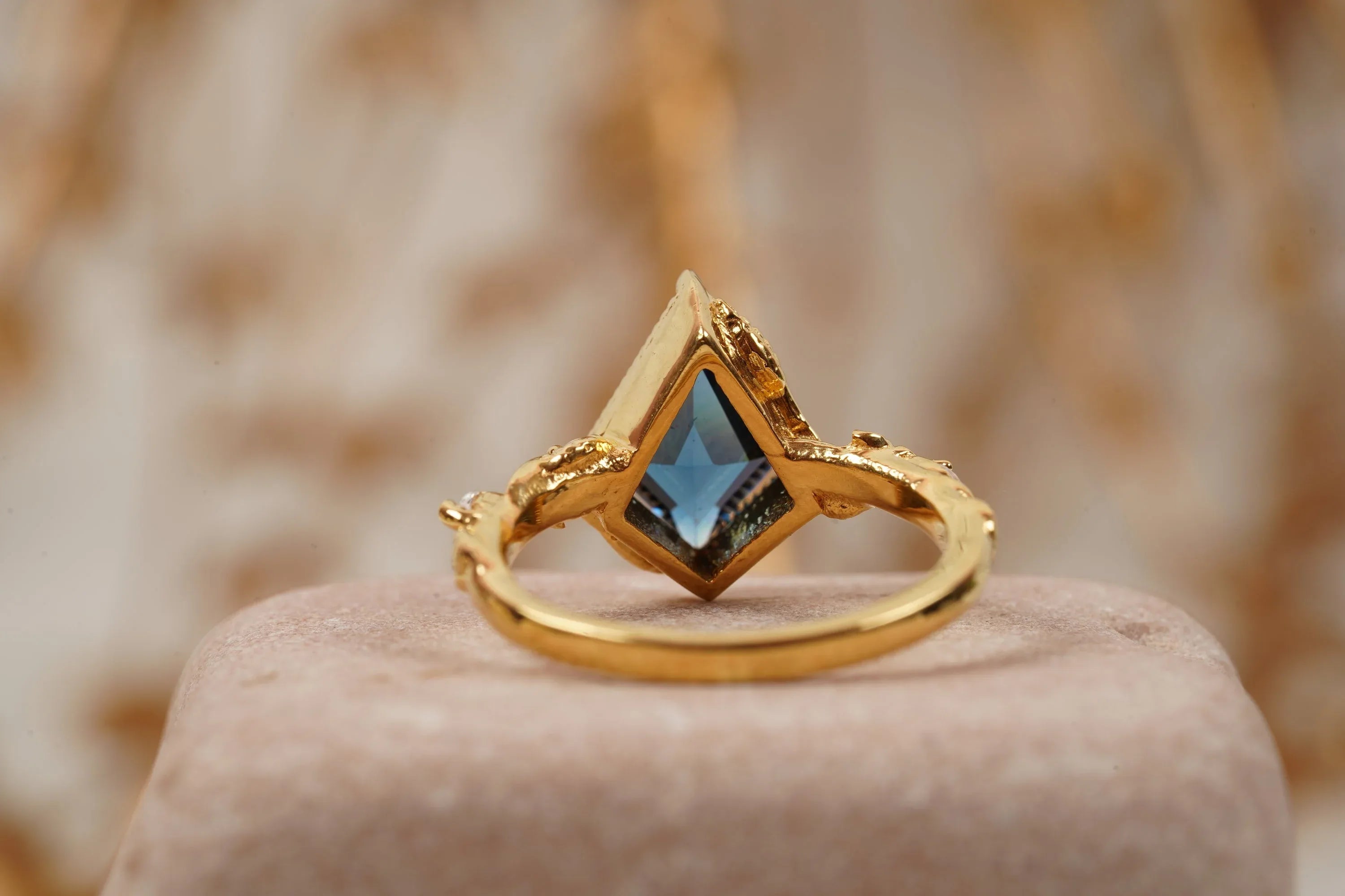 Kite Sapphire Engagement Ring Leaf Art Deco Solid Gold Ring - Gigiscc