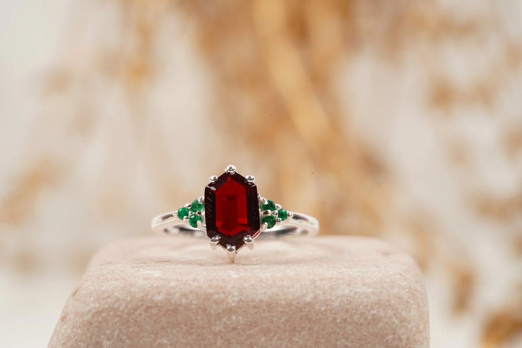 Hexagon Cut Red Garnet Gemstone Cluster Ring - Gigiscc