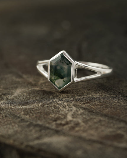 Vintage Bezel Setting Moss Agate  Engagement Ring