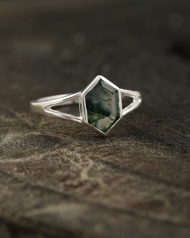 Vintage Bezel Setting Moss Agate  Engagement Ring Right Angle