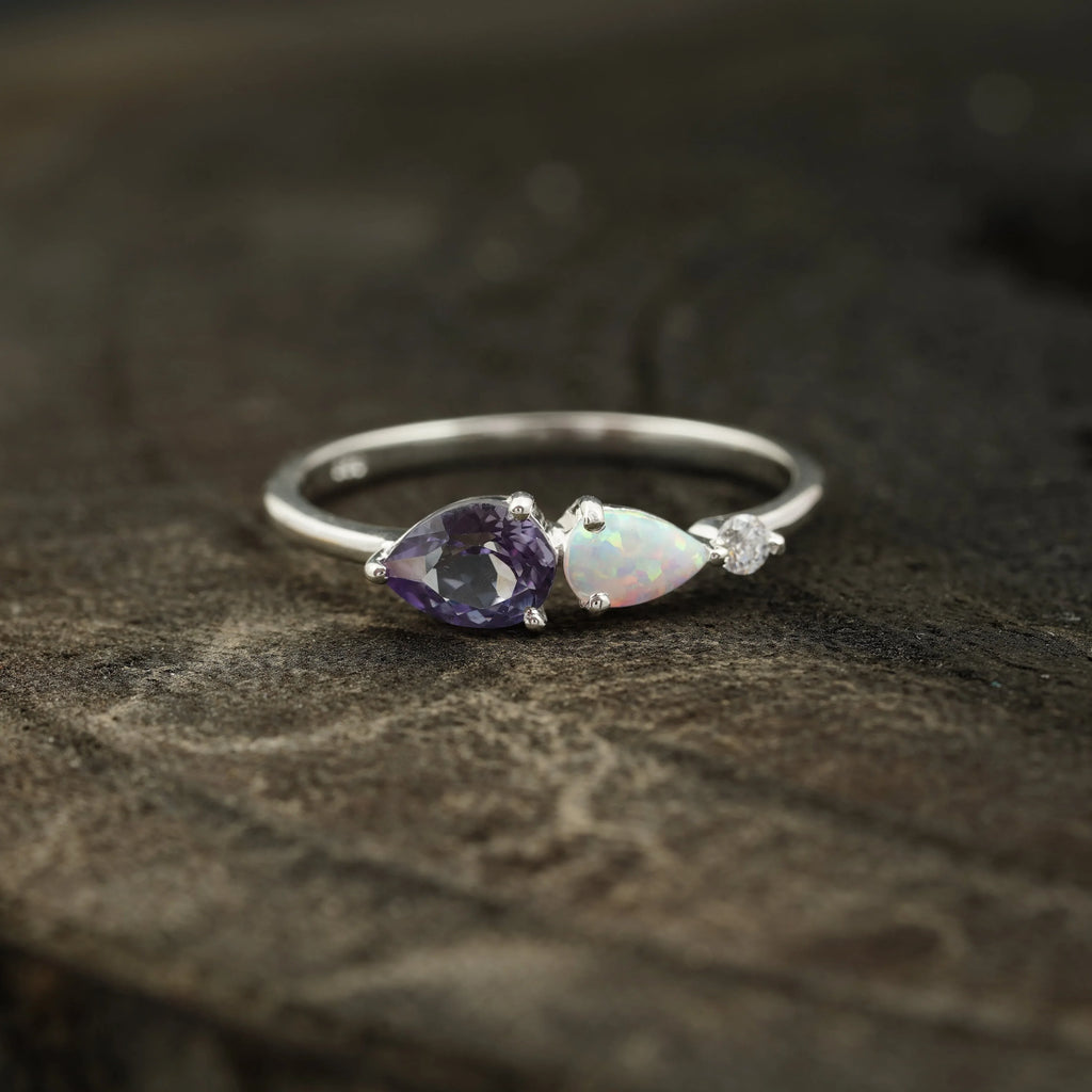 Pear Cut Alexandrite Art Deco Moissanite 3 Stone Wedding Band - Gigiscc