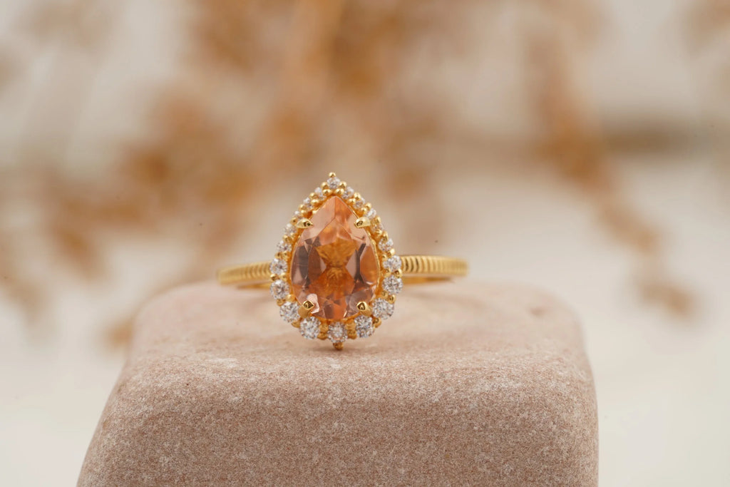 Pear Cut Morganite Halo Diamond Engagement Ring - Gigiscc