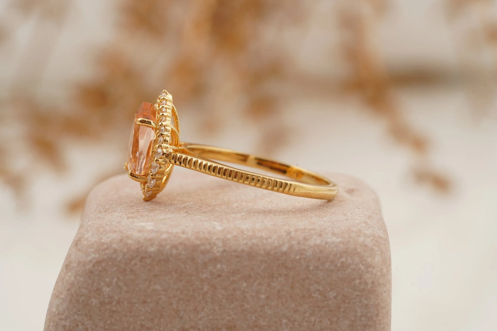 Pear Cut Morganite Halo Diamond Engagement Ring - Gigiscc