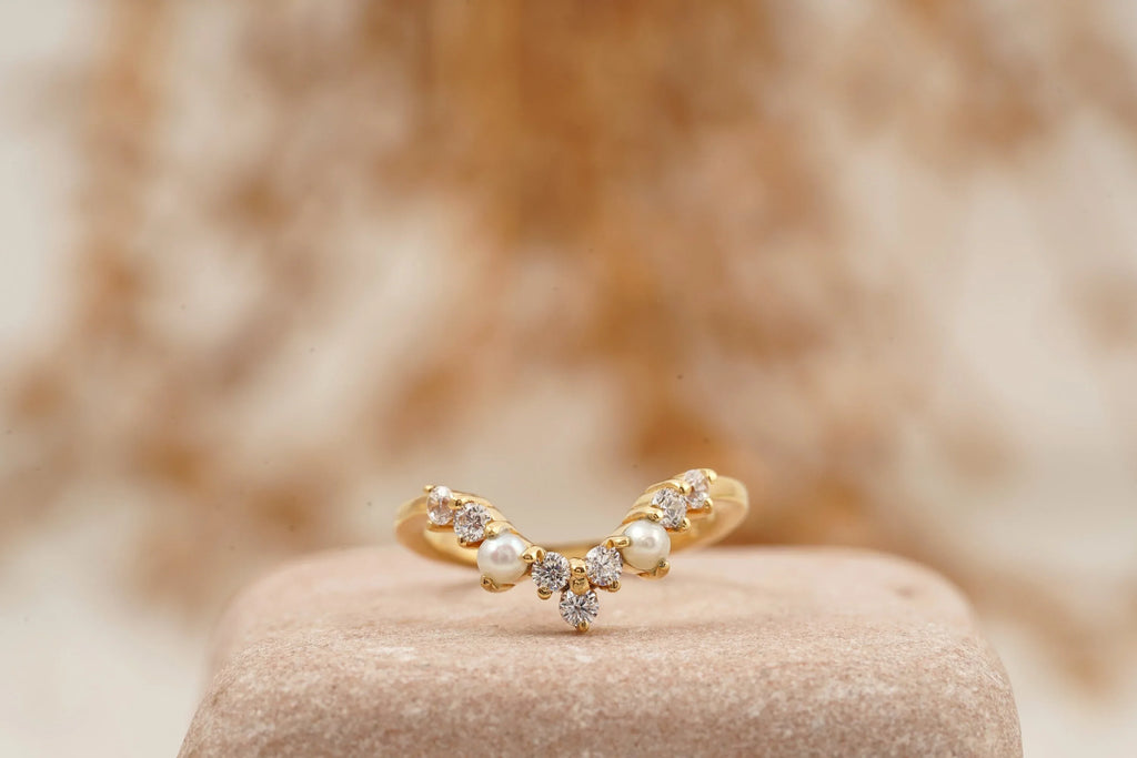 Curved Pearl Wedding Band Solid Gold Ring Pearl band ring - Gigiscc