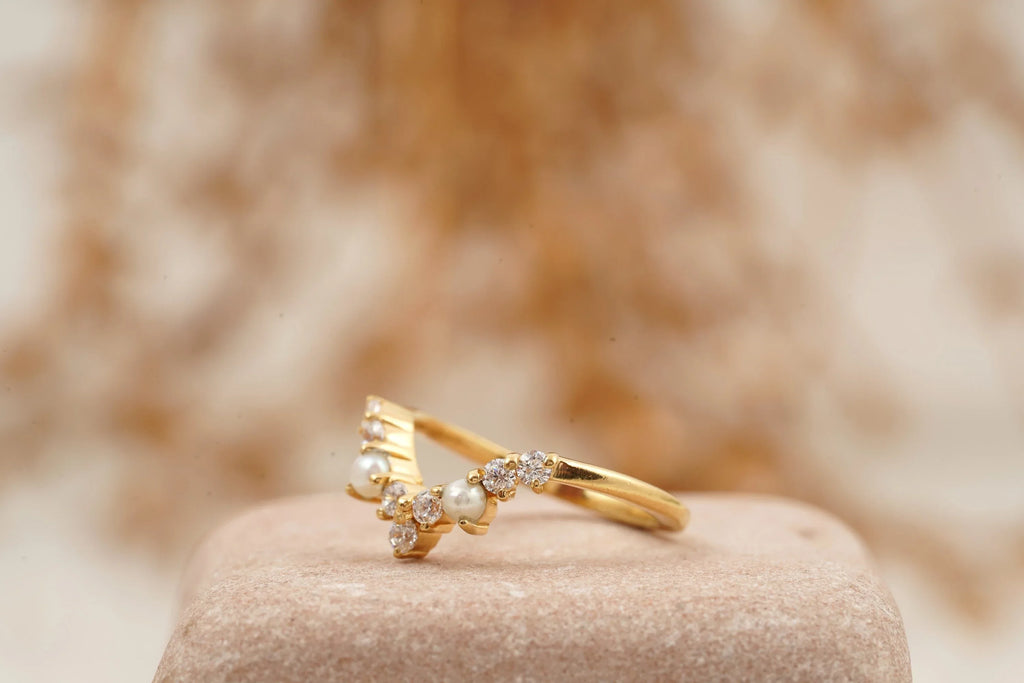 Curved Pearl Wedding Band Solid Gold Ring Pearl band ring - Gigiscc