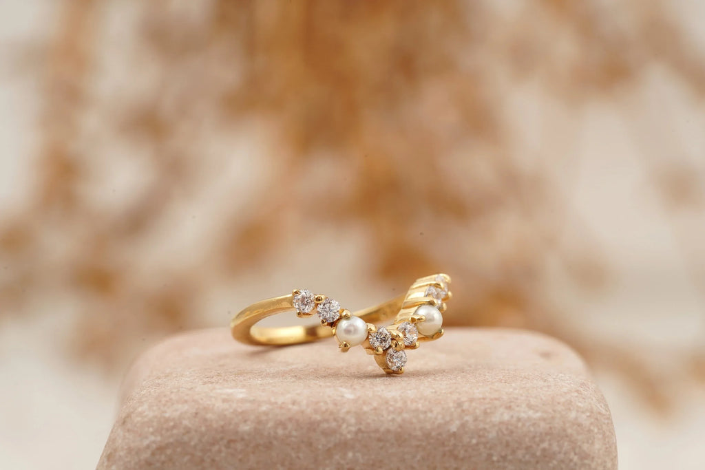 Curved Pearl Wedding Band Solid Gold Ring Pearl band ring - Gigiscc