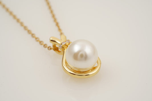 Freshwater Pearl Necklace With Gold Chain