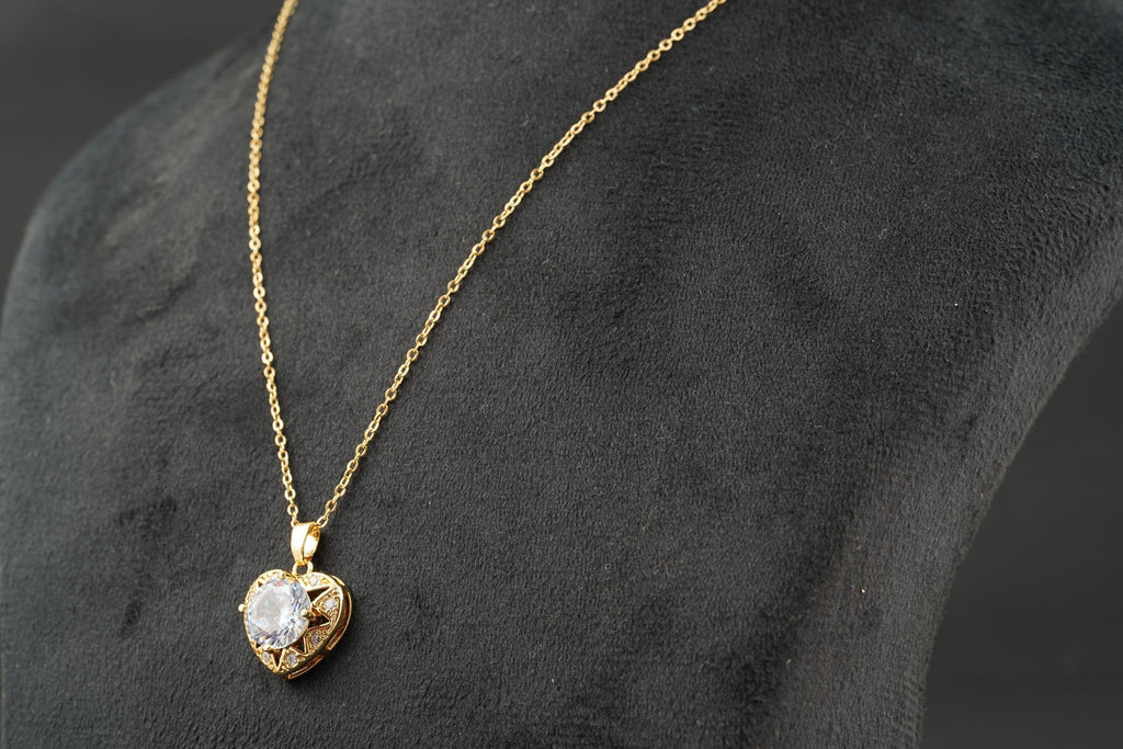 Diamond Heart Shaped Necklace for Women With Gold Chain - Gigiscc