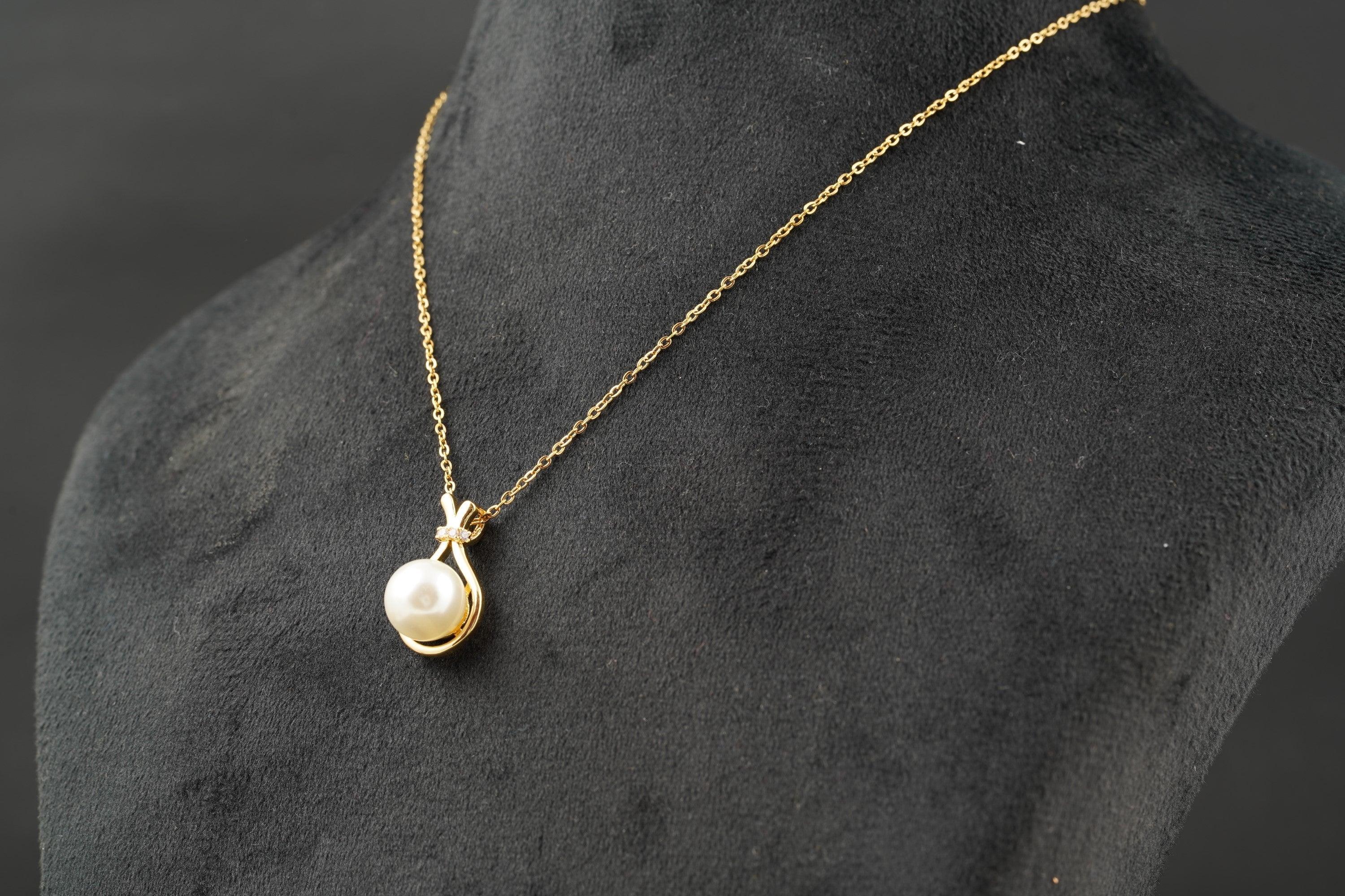 Freshwater Pearl Necklace With Gold Chain - Gigiscc