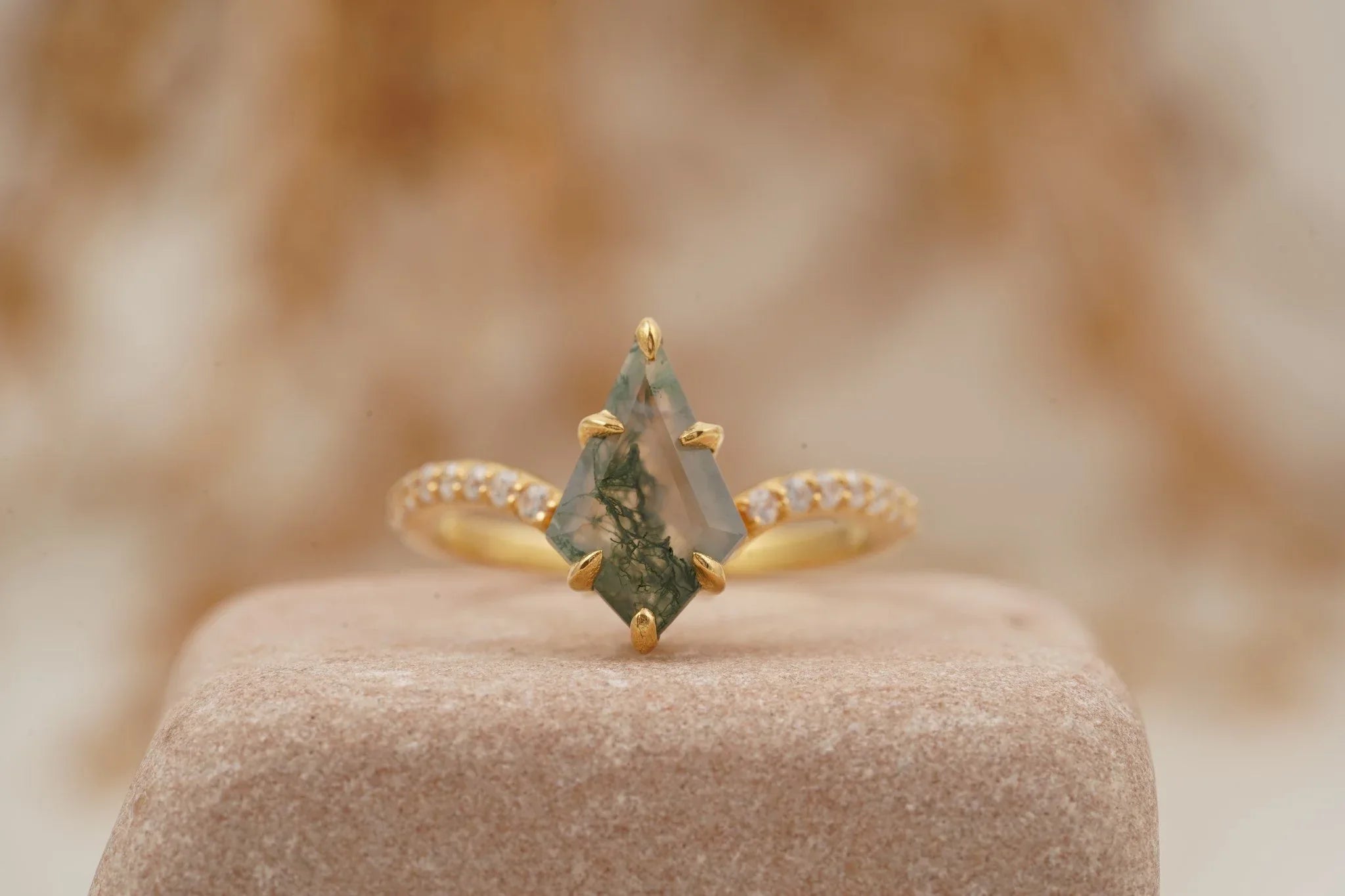 Kite Moss Agate Halo Diamond Engagement Ring - Gigiscc