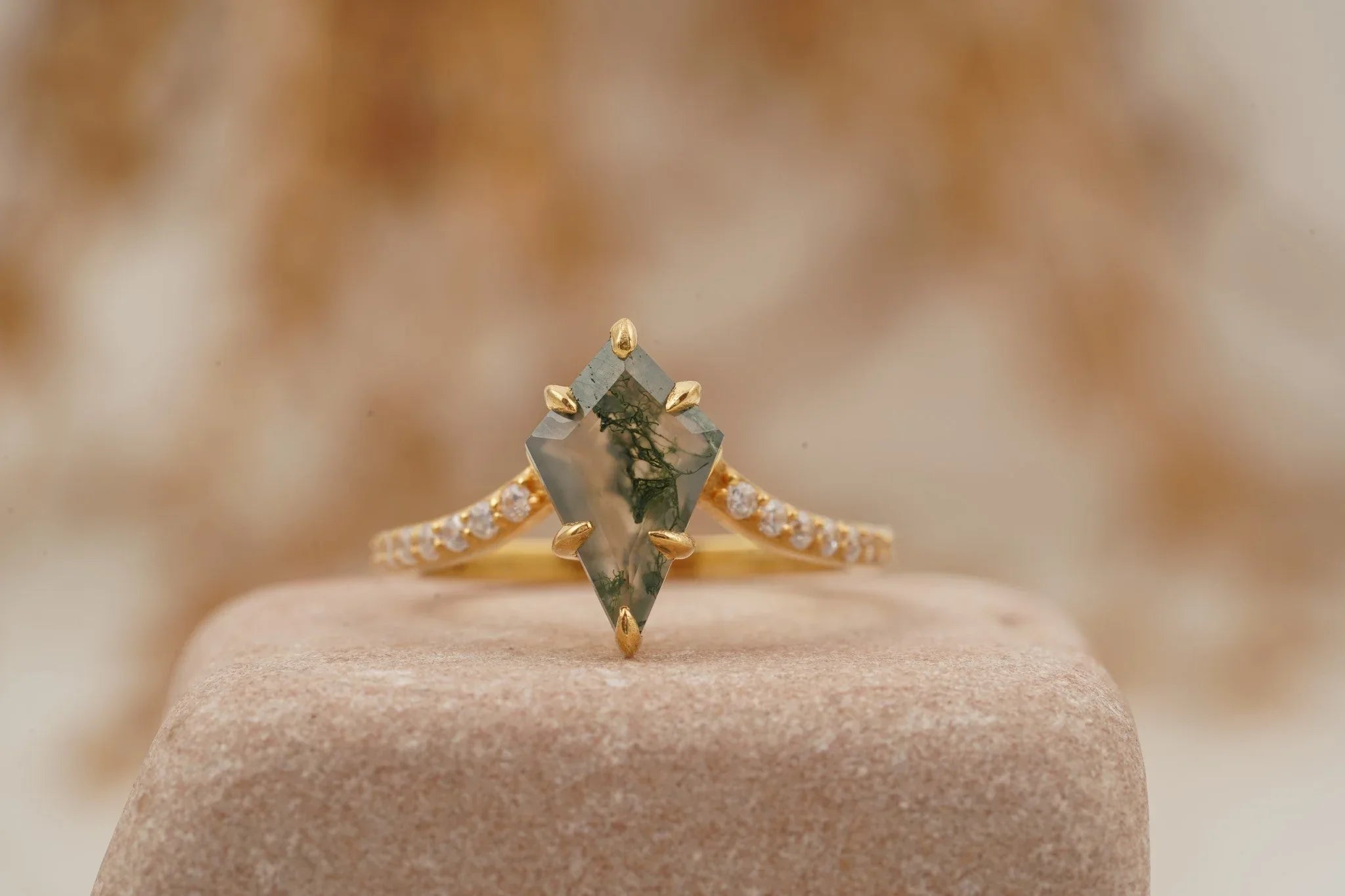 Kite Moss Agate Halo Diamond Engagement Ring - Gigiscc