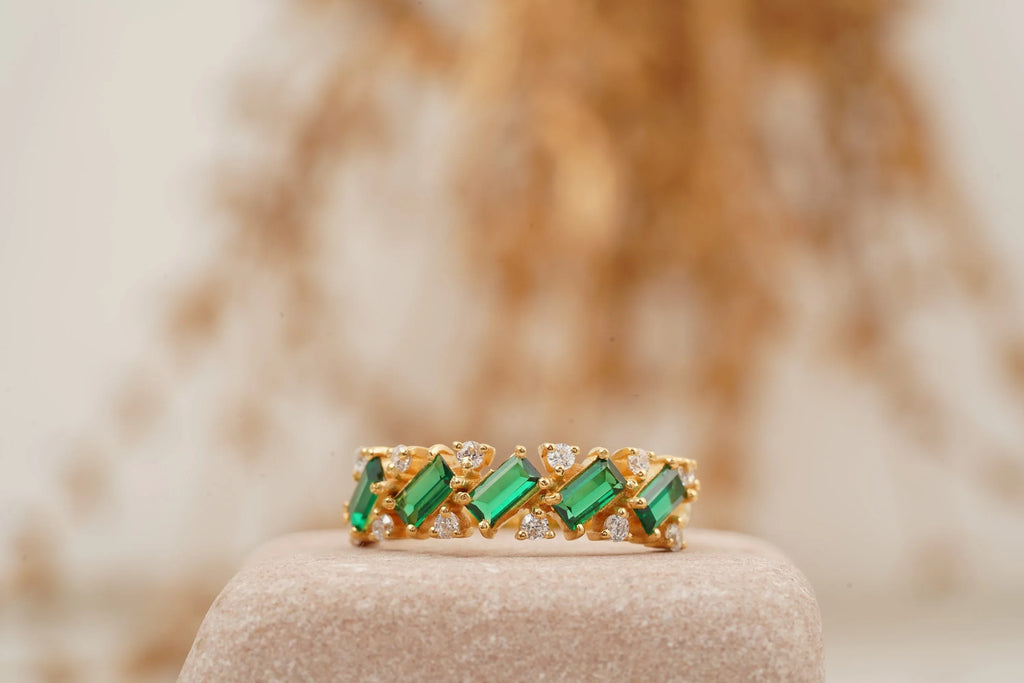 Baguette Cut Emerald Gemstone Stacking Matching Wedding Band - Gigiscc