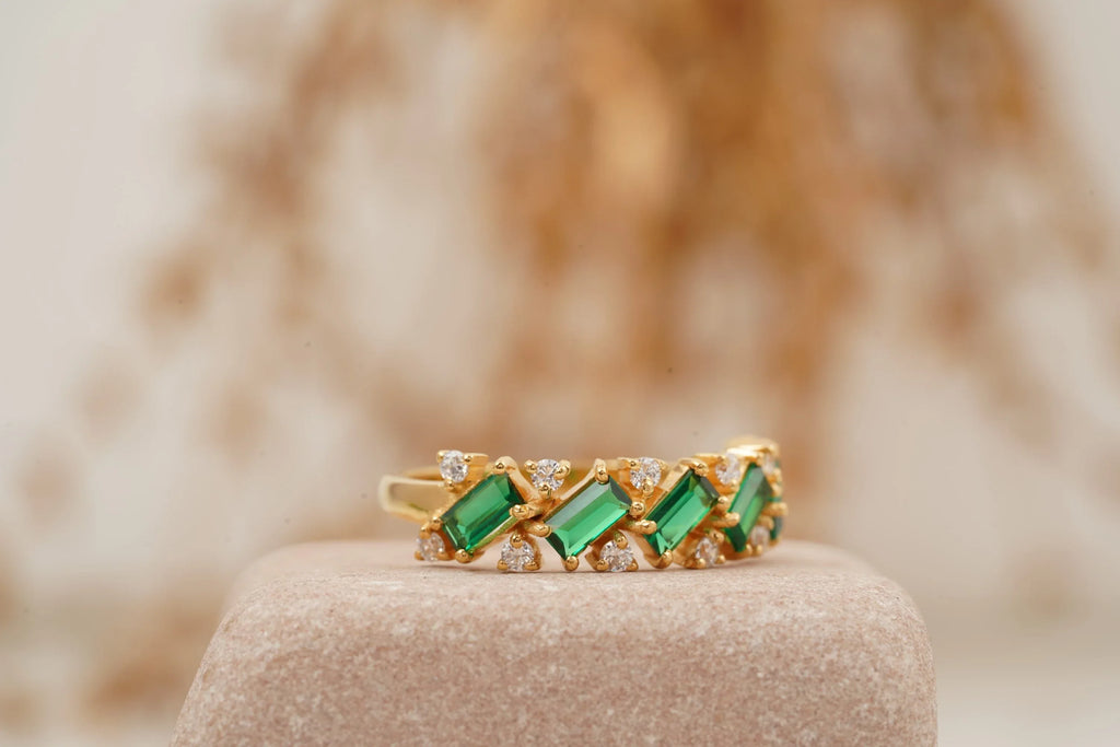 Baguette Cut Emerald Gemstone Stacking Matching Wedding Band - Gigiscc