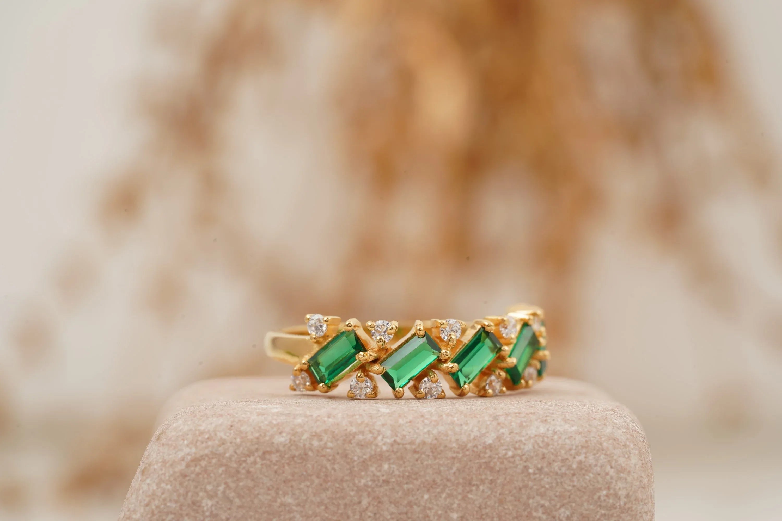Baguette Cut Emerald Gemstone Stacking Matching Wedding Band - Gigiscc