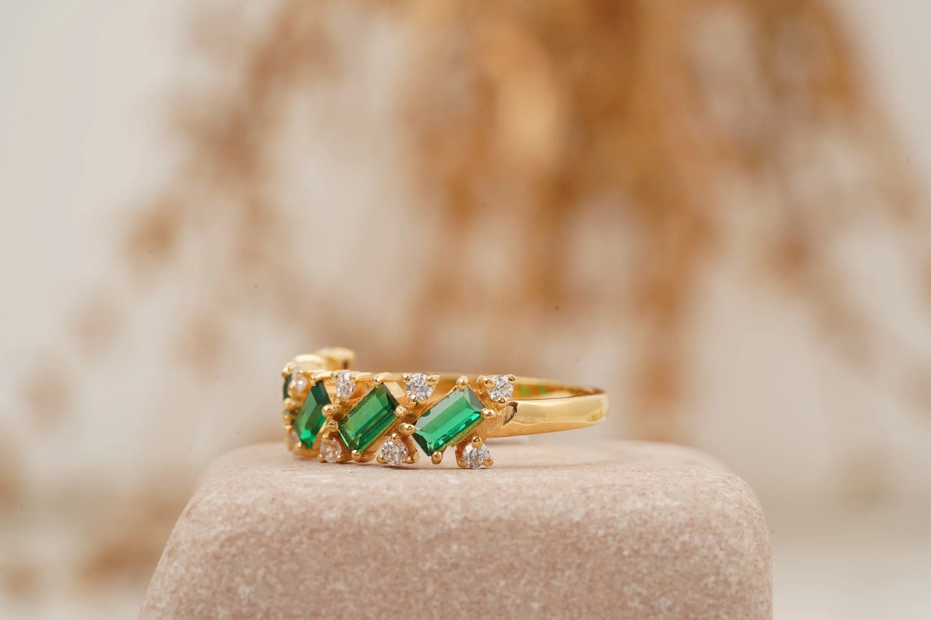 Baguette Cut Emerald Gemstone Stacking Matching Wedding Band - Gigiscc