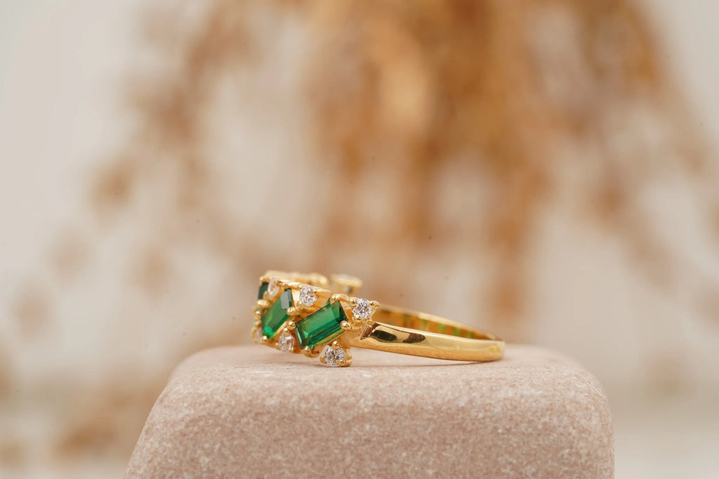 Baguette Cut Emerald Gemstone Stacking Matching Wedding Band - Gigiscc