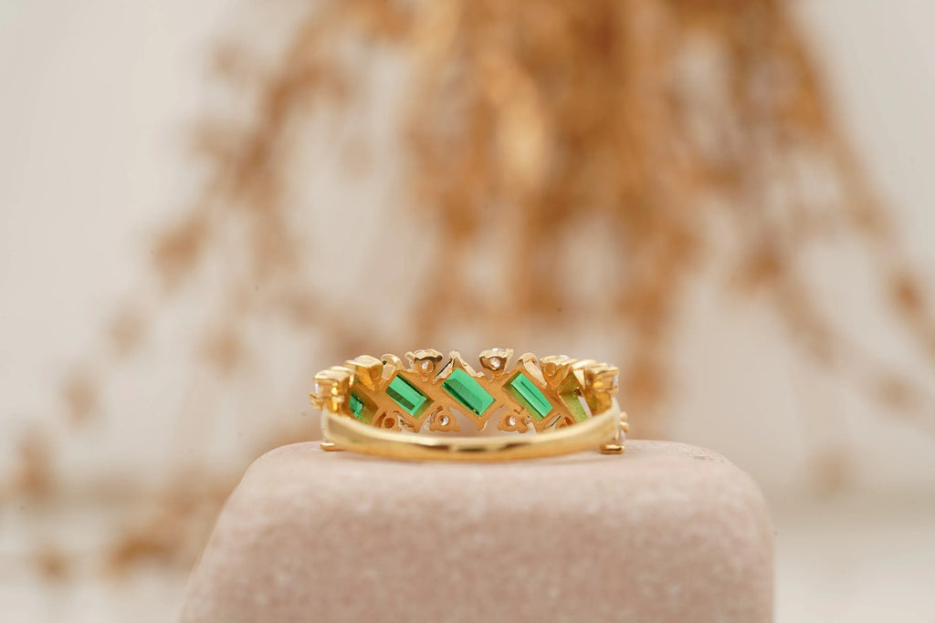 Baguette Cut Emerald Gemstone Stacking Matching Wedding Band - Gigiscc