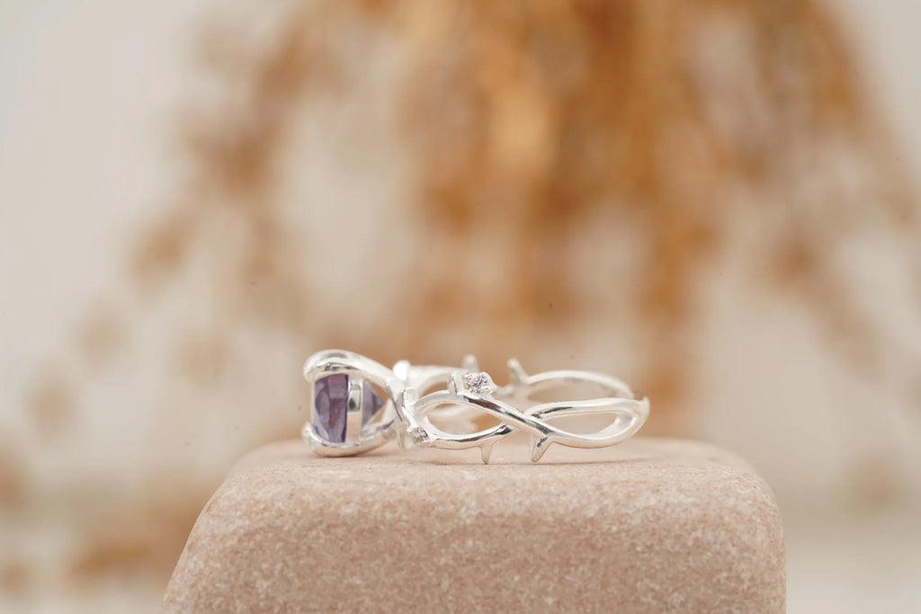 Alexandrite Gold Twist Engagement Ring | June Birthstone - Gigiscc