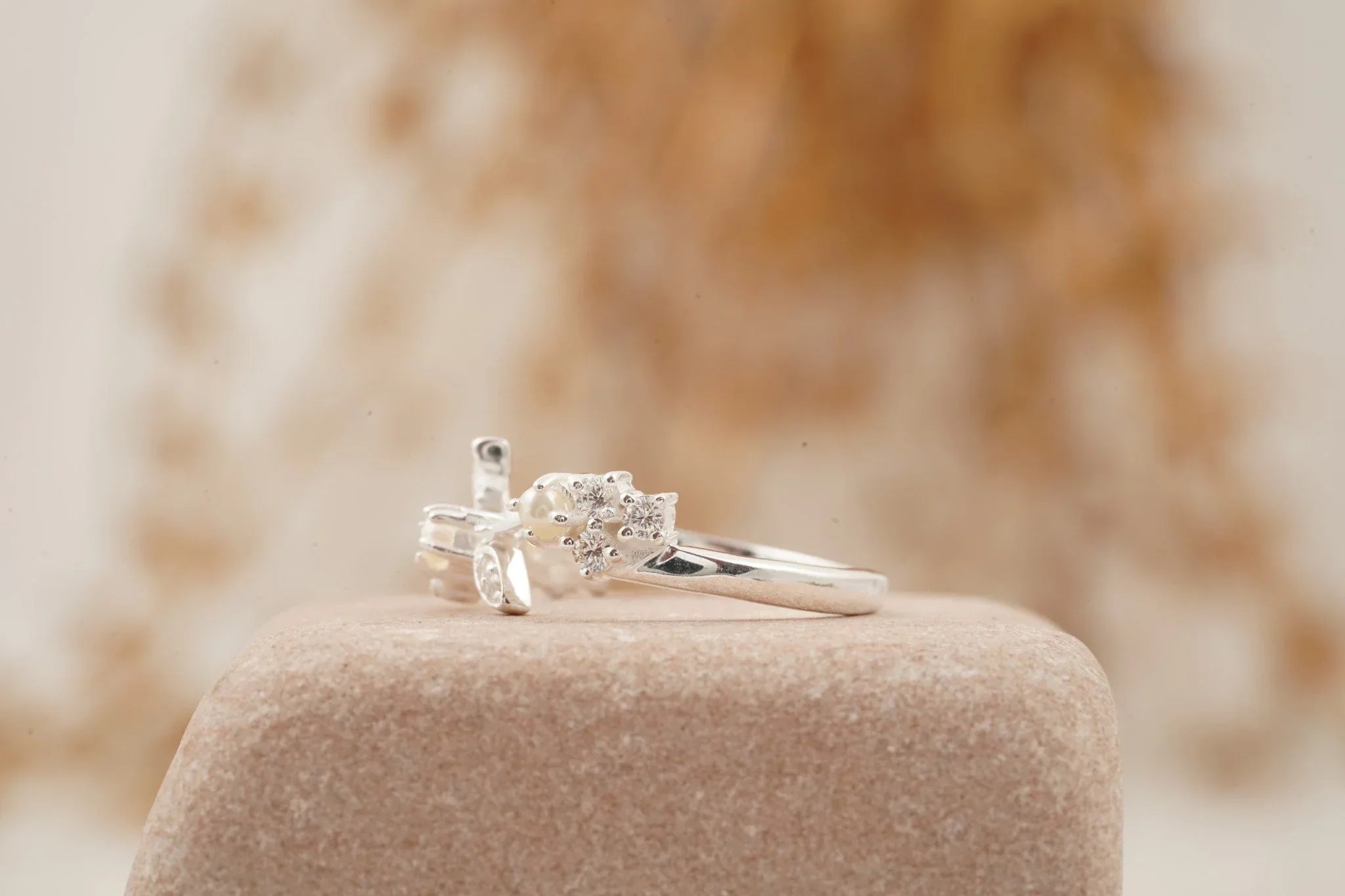 Pearl Leaf Floral Halo Diamond Art Deco Wedding Band - Gigiscc