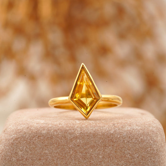 Kite-Shaped Citrine Gold Engagement Ring