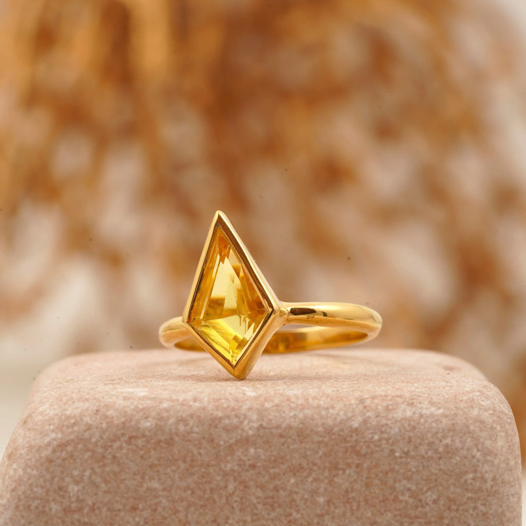 Kite-Shaped Citrine Gold Engagement Ring - Gigiscc